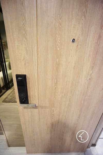 Review IDEO Thaphra Interchange-Room A-2 door